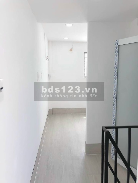 Nhà HXH nguyễn thị thập Q7 dt 3,3 x 7 trệt lửng giá 1,79 tỷ
