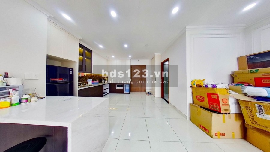 Cần bán căn hộ Grand Riveside Q4, nằm trên đường Bến Vân Đồn. Diện tích nhà 110m2, thiết kế 3 phòng ngủ, 2wc phòng khách rộng rãi.