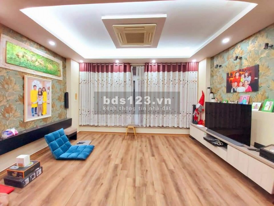 Bán gấp nhà Quan Nhân THÍCH HỢP ĐỂ Ở, nhà 5 tầng 45m2, giá chào nhỉnh 4 tỷ.