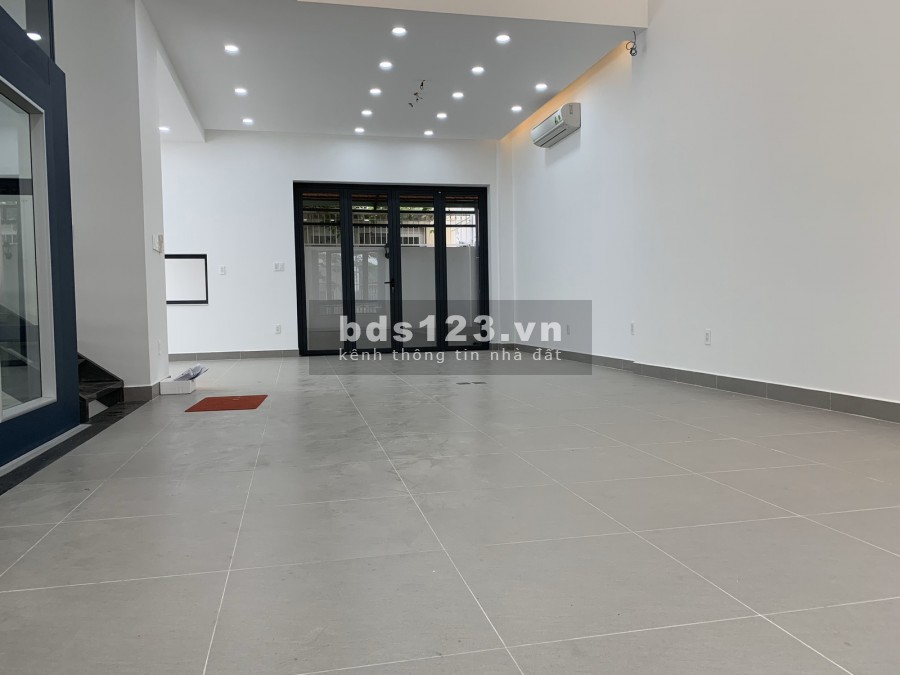 Cho thuê nhà phố mặt tiền Nguyễn Thị Thập - Him Lam Q7, giá 60tr/tháng