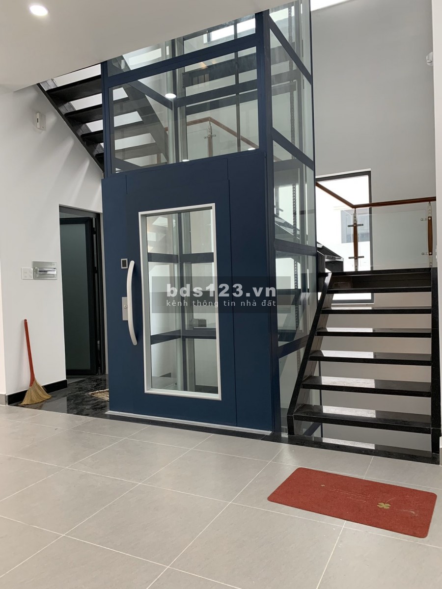 Cho thuê nhà phố mặt tiền Nguyễn Thị Thập - Him Lam Q7, giá 60tr/tháng