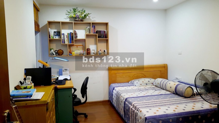 Bán gấp cắt lỗ căn 104m2 ban công Đông Bắc tại Goldmark City giá 3.3 tỷ, đã có sổ.