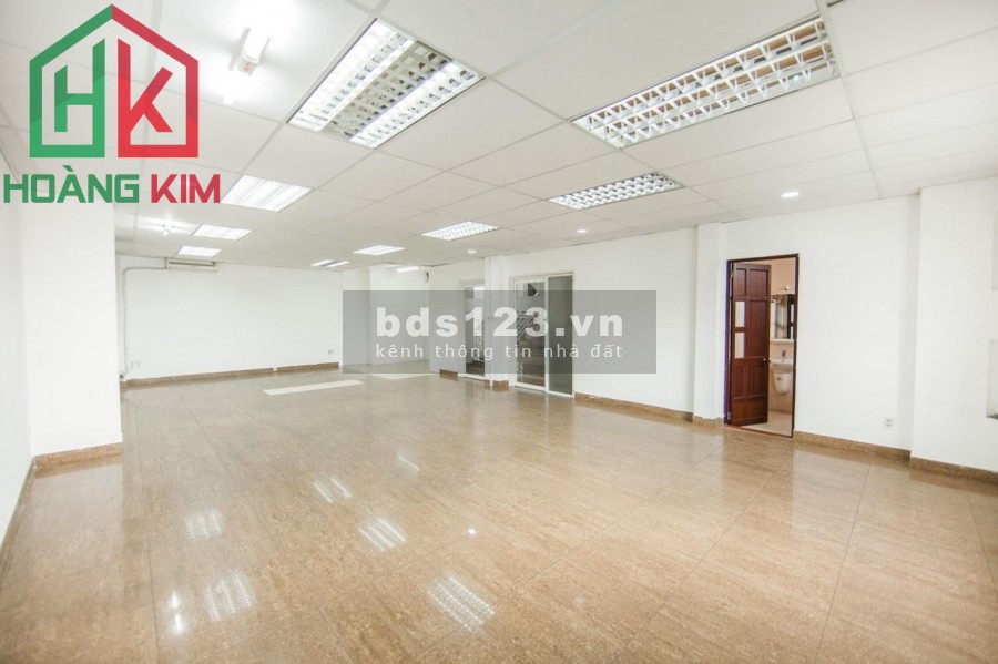 Cho thuê Biệt thự hiện đại MT khu Vườn Hoa, P.2, Phú Nhuận, DT 18x20m.
