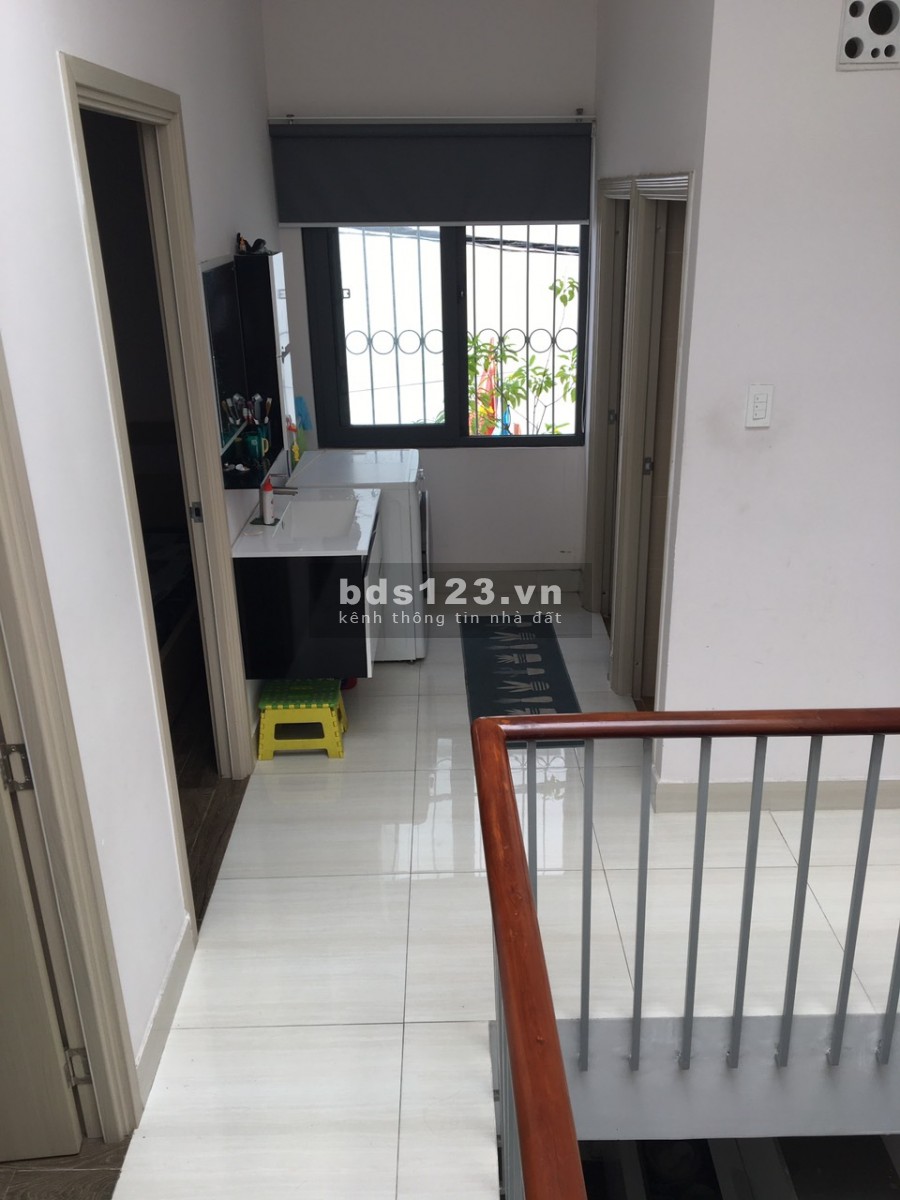 Bán nhà góc 2 mặt tiền hẻm quốc lộ 13 Hiệp Bình Phước quận Thủ Đức đường ô tô thông mọi hướng