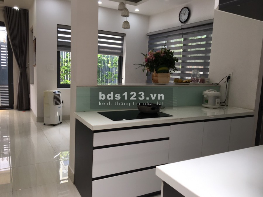 Bán nhà góc 2 mặt tiền hẻm quốc lộ 13 Hiệp Bình Phước quận Thủ Đức đường ô tô thông mọi hướng