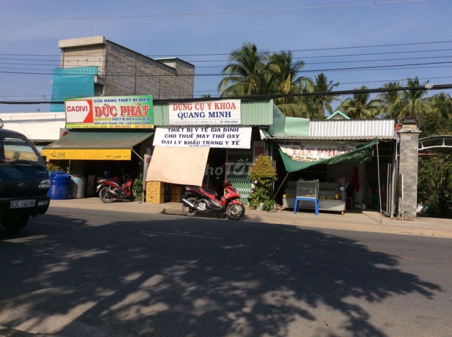 Cho Thuê Mặt Bằng Lớn 300m2 Vị Trí Đẹp Ngay Trục Đường Chính Đường Nguyễn Văn Côn