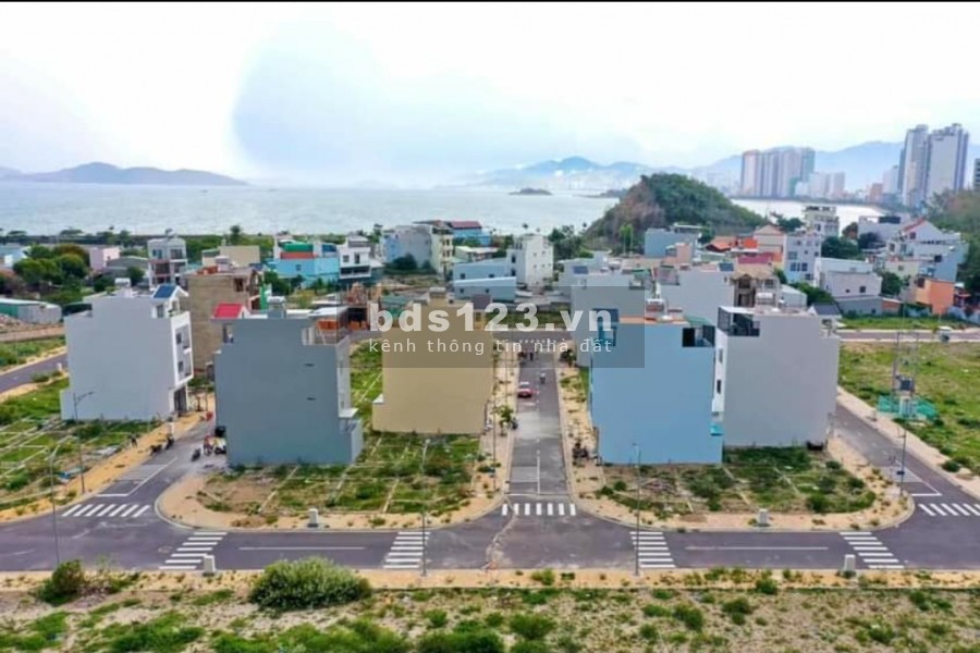 Đất nền cách biển Nha Trang 100m. Chỉ 44 triệu/m2