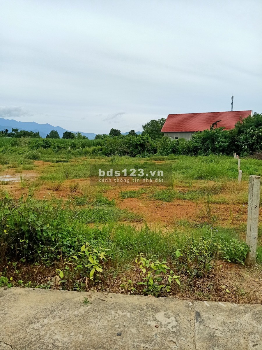BÁN LÔ ĐẤT 271m2 GIÁ 400tr CÁCH TỈNH LỘ 2 20m, SỔ RIÊNG