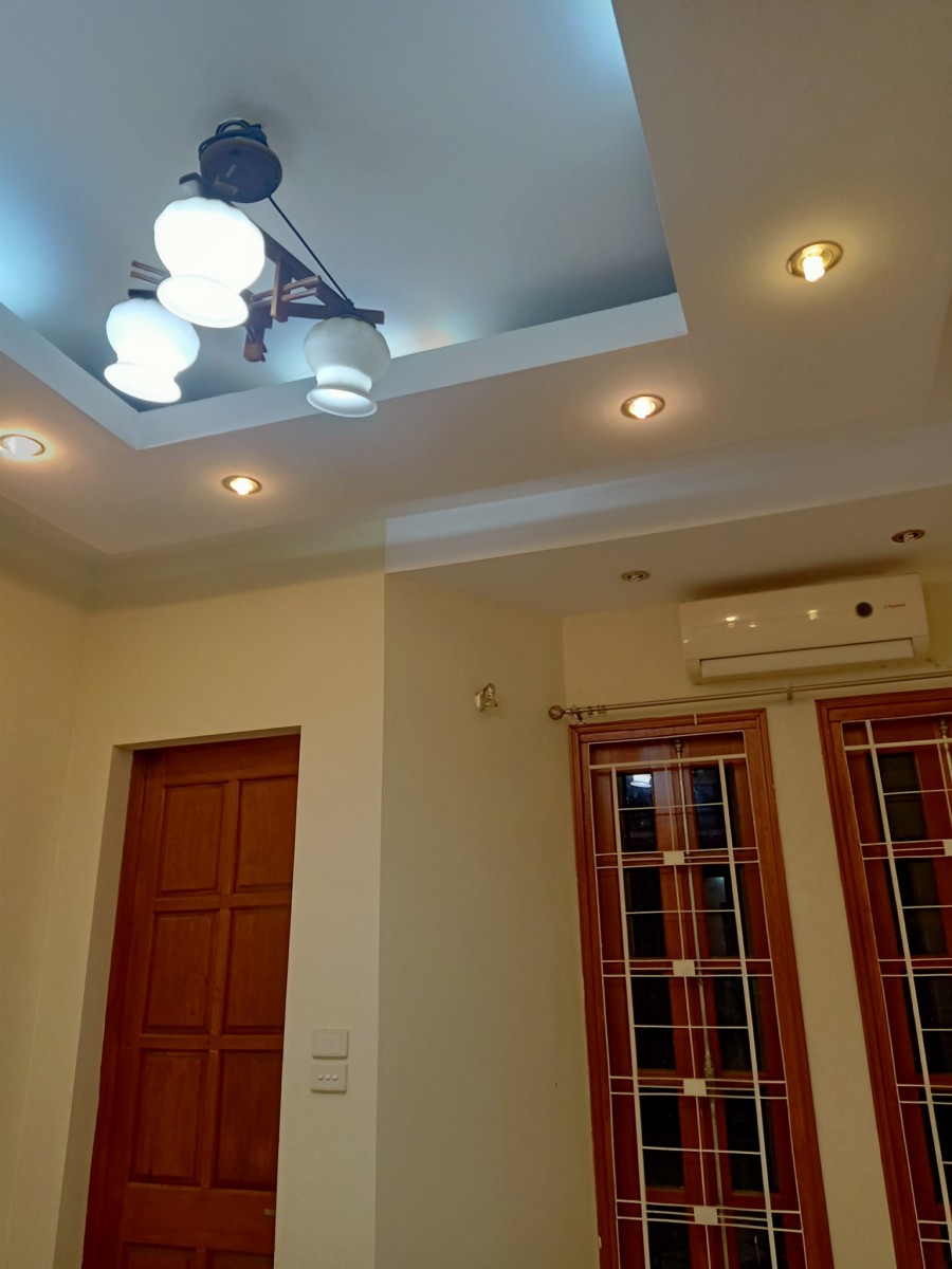 Bán nhà Cầu Giấy, kinh doanh, hai thoáng, 48m, 4 tầng, MT 3.9m giá 4,3 tỷ