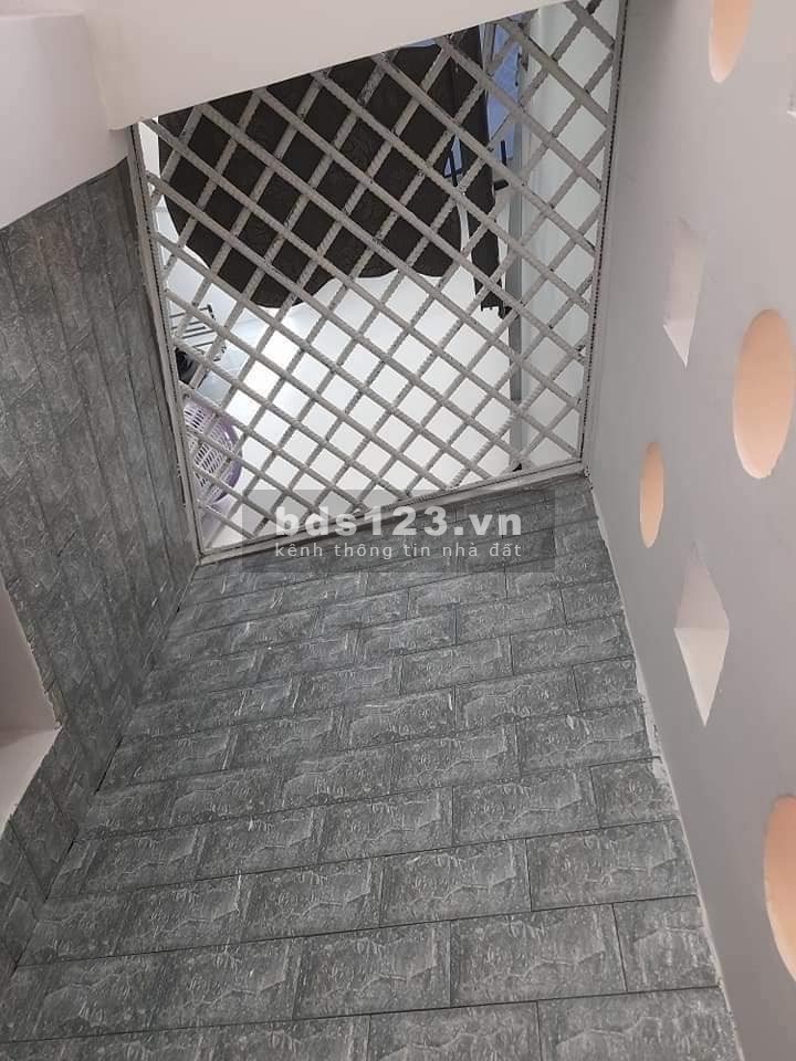 Bán Nhà Đ.Nguyễn Văn Nghi, DT 38m2 .3.4 tỷ. Giá rẽ có giếng trời.