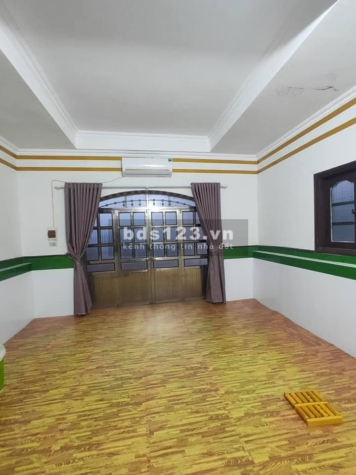 Chu Huy Mân Long Biên, 100m2 MTx7m 4T ô tô 4 chỗ