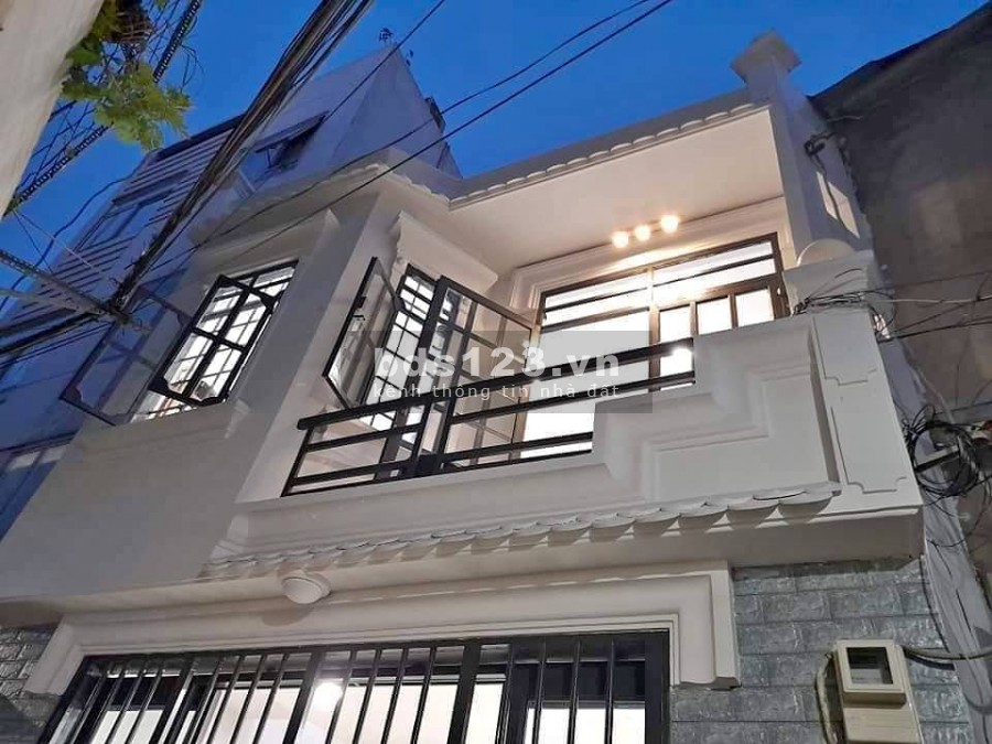Bán Nhà Đ.Nguyễn Văn Nghi, DT 38m2 .3.4 tỷ. Giá rẽ có giếng trời.