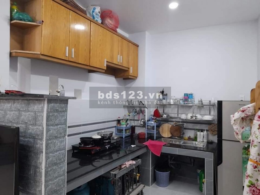 Bán Nhà Đ.Nguyễn Văn Nghi, DT 38m2 .3.4 tỷ. Giá rẽ có giếng trời.