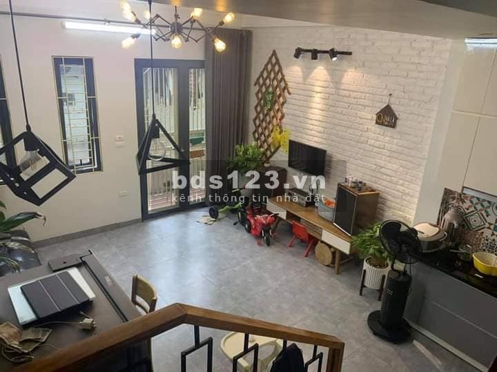 TRUNG TÂM PHỐ CỔ NHÀ GẦN PHỐ Ô TÔ ĐỖ CÁCH 10 M