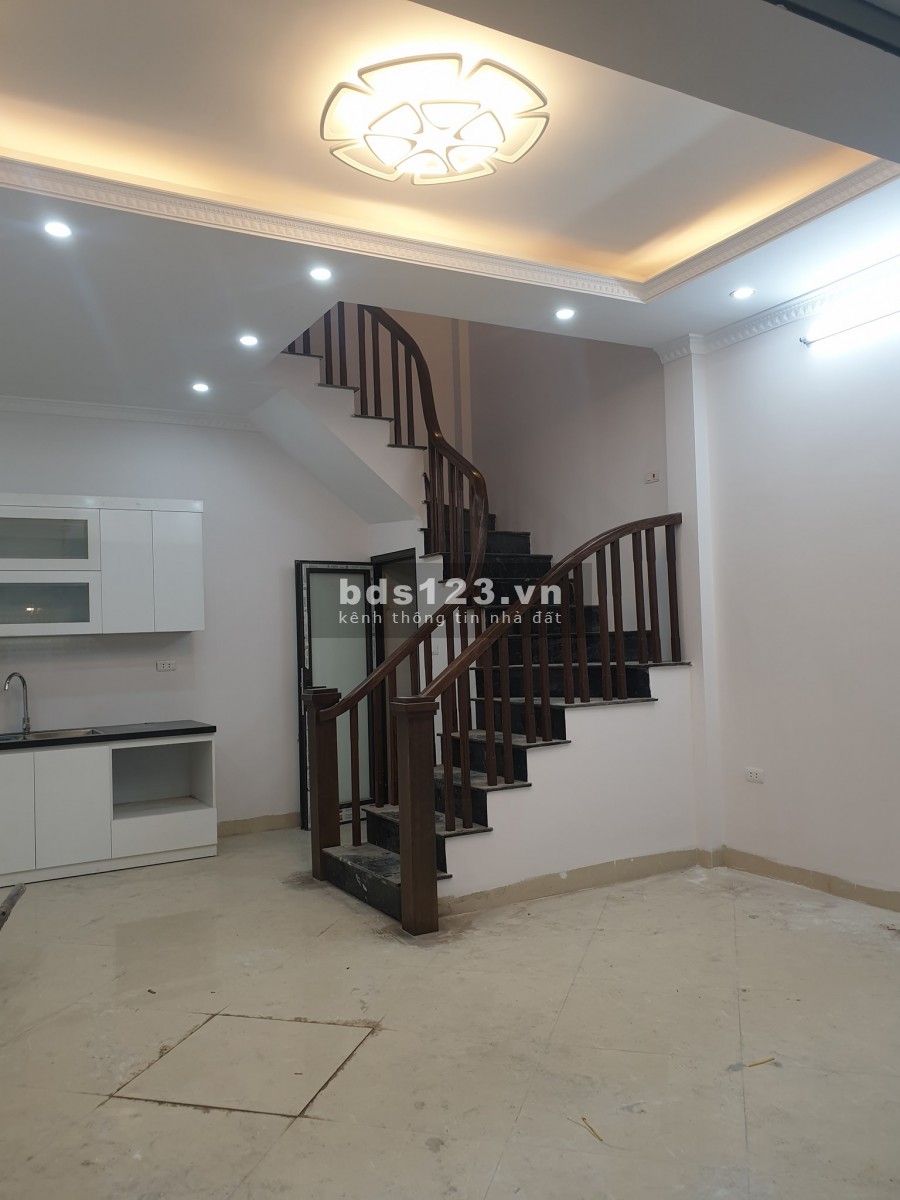 Bán nhà Kim Mã Thượng, Ba Đình, DT 40m2x6 tầng. LH: 0846 282 986.
