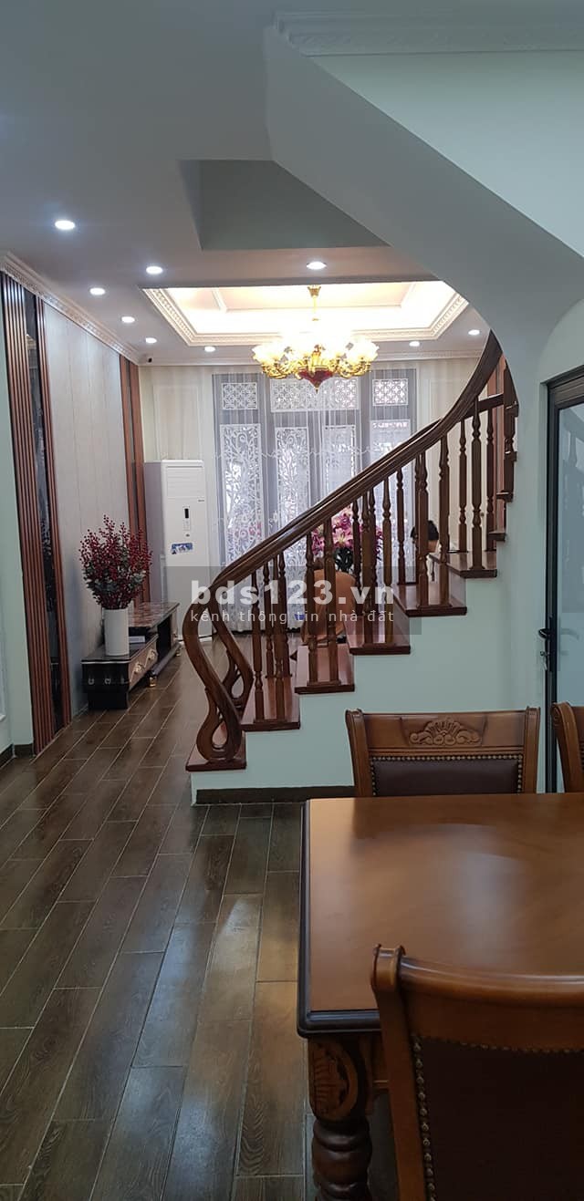 LIỀN KỀ VĂN KHÊ, 50M 5 TẦNG, MT 4M, Ô TÔ VÀO NHÀ, NHÀ ĐẸP Ở NGAY LH 0942.861188