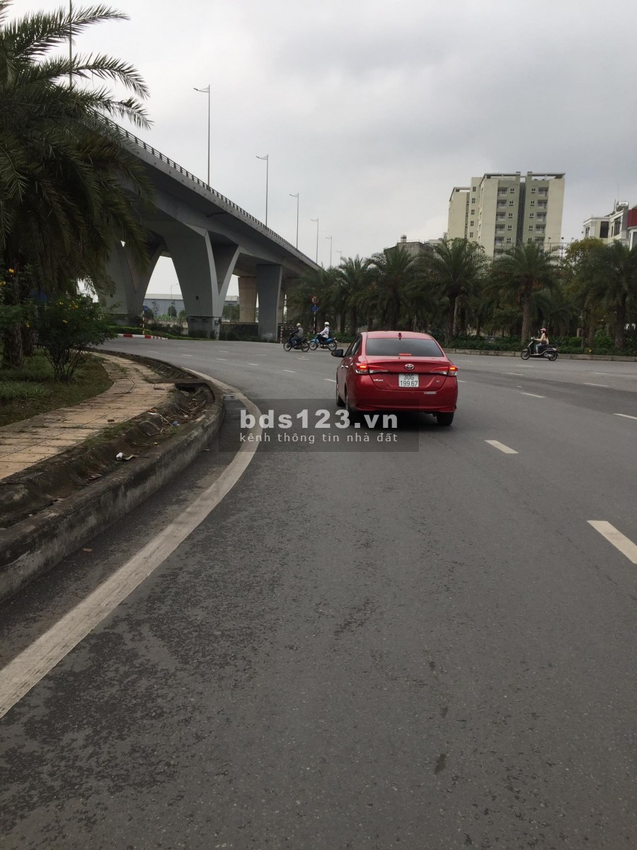 Bán đất Thượng Thanh 52m2, oto qua nhà,ngõ thông MT 5m giá 2.8 Tỷ