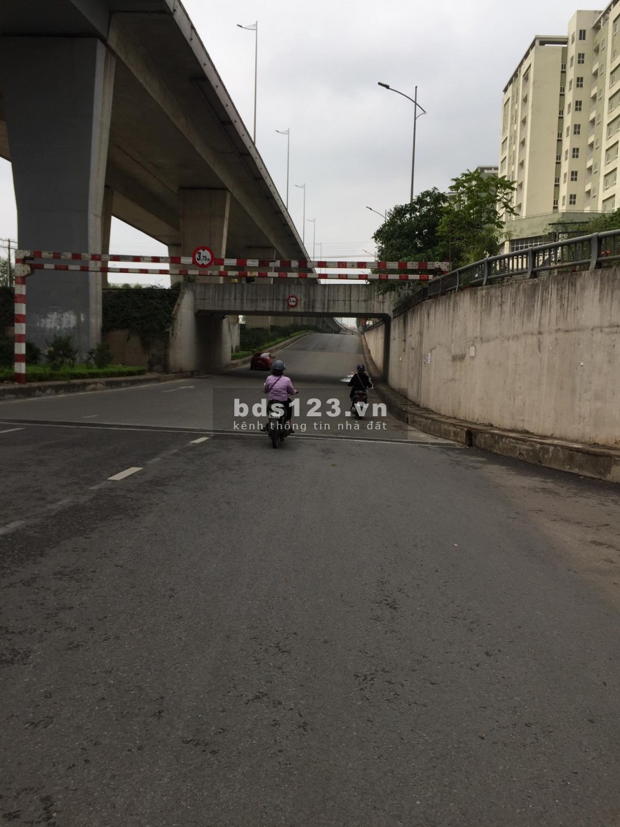 Bán đất Thượng Thanh 52m2, oto qua nhà,ngõ thông MT 5m giá 2.8 Tỷ