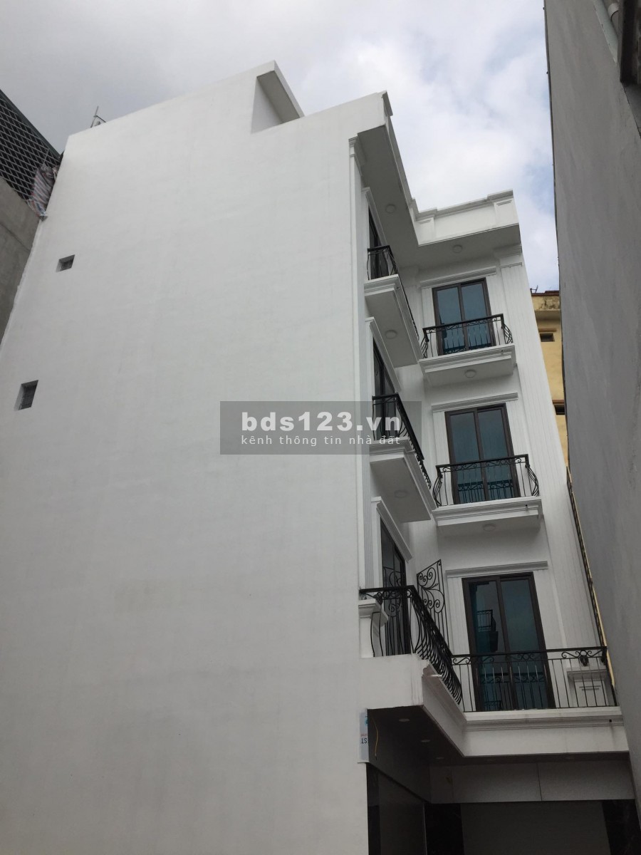 Bán nhà Ngọc Trì 32m2 5 Tầng, nội thất đẹp ngõ ô tô đỗ giá 2.75 Tỷ