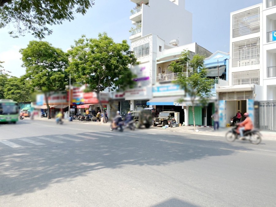 Cho thuê nguyên căn 6*28m/NH 11m 7lầu đường Thành Thái P12 Q10