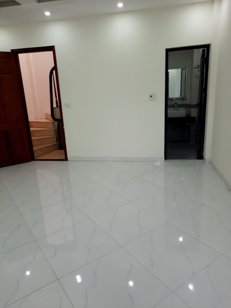 Nhà mới koong rẻ nhất Bằng Liệt dt 38m, 5T, 15m ra ô tô giá 2.45 tỷ. LH: 0844444453 hoặc 0869604886
