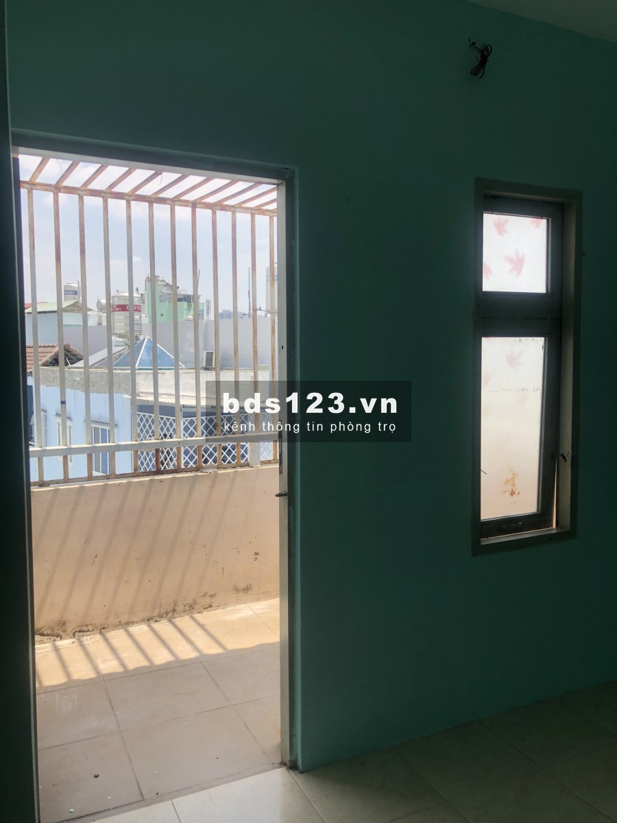 Còn 1 phòng cho thuê phòng máy lạnh Balcony + Giá 2,5 triệu địa chỉ: hẻm 148 Tôn Đản,