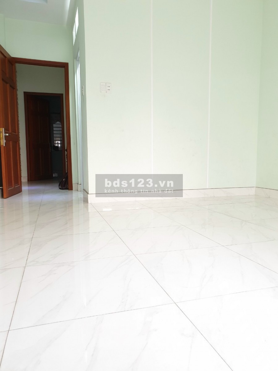 Chủ cần tiền bán nhà 98m2, Q12, đang cho thuê 6 phòng 12tr/tháng, Giá 3tỷ2