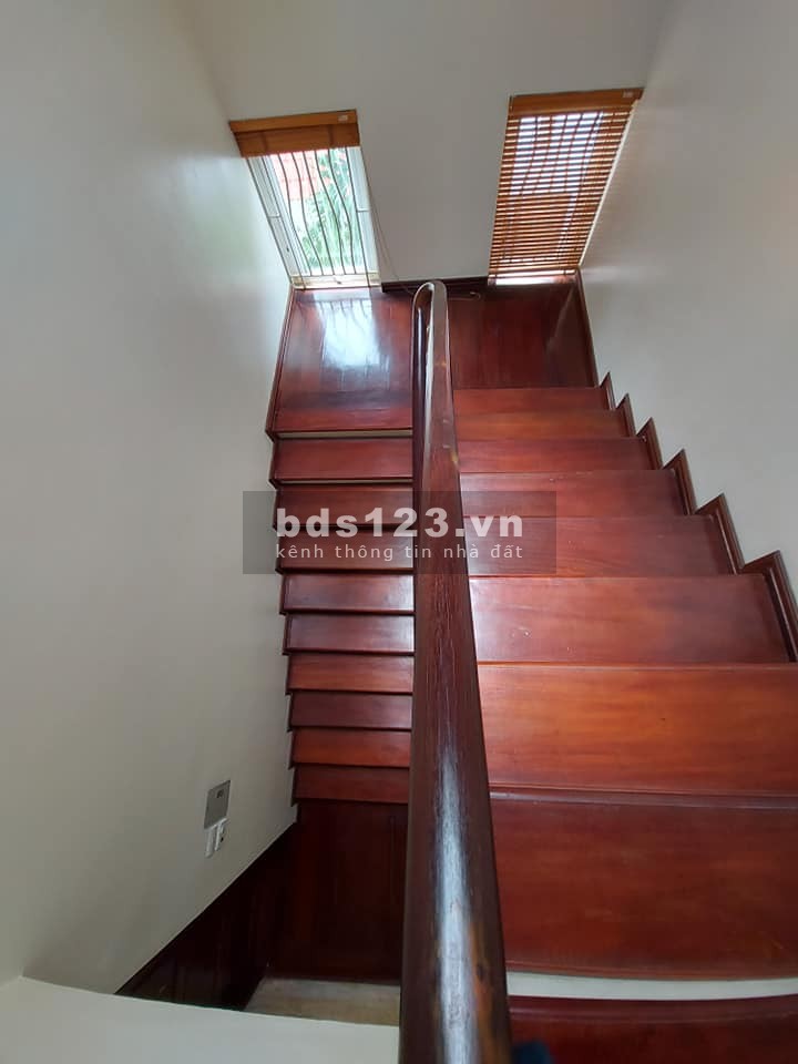 Bán nhà 918 Phúc Đồng 65m2, đường 6m, Gara, Kinh doanh, Ở đẳng cấp.