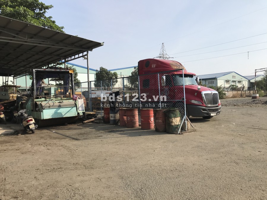 Cho thuê đất 4000m2 MT Song Hành - Xa Lộ Hà Nội làm bãi xe
