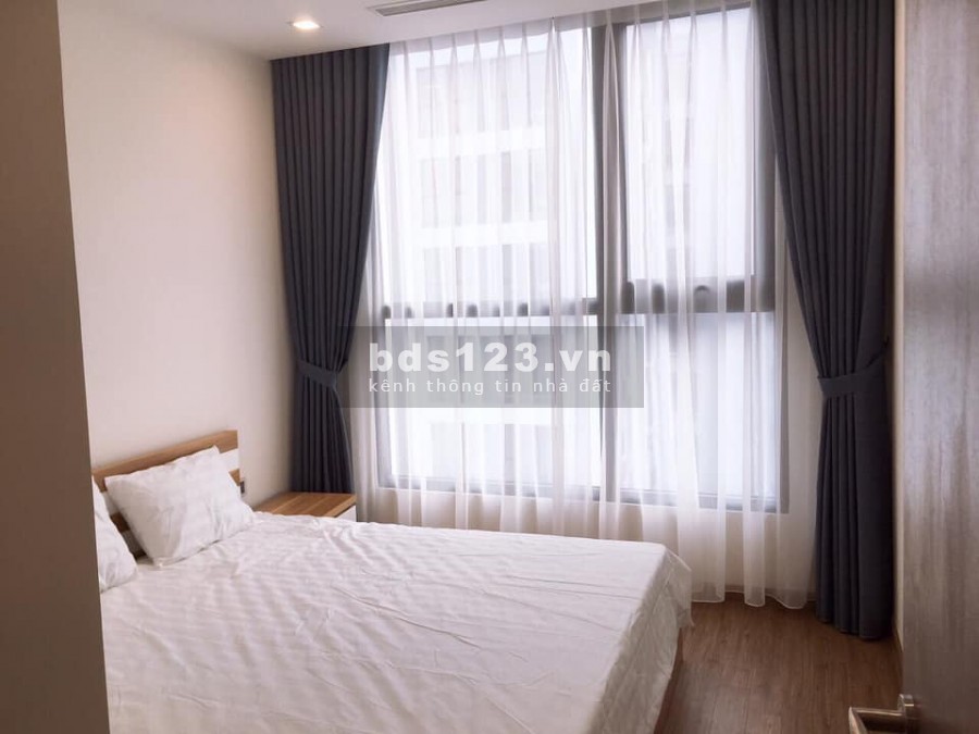 Cần bán gấp nhà Mặt phố đường Láng giá 22 tỷ, 110m2, KD đông đúc