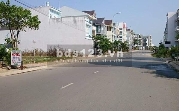 Độc nhất lô góc 2 MẶT TIỀN tại quận Bình Chánh, cách trung tâm hành chính 3km, Sổ hồng riêng