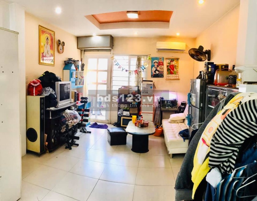 Cần bán nhà 3 PN gần mặt tiền đường Hoàng Văn Thụ giá 5 tỷ 3