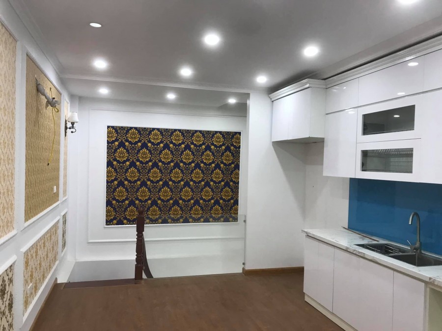 Phân lô, ôtô vào nhà, ở ngay Hoàng Văn Thái DT 50m2x5T, MT 4m Giá 6tỷ3