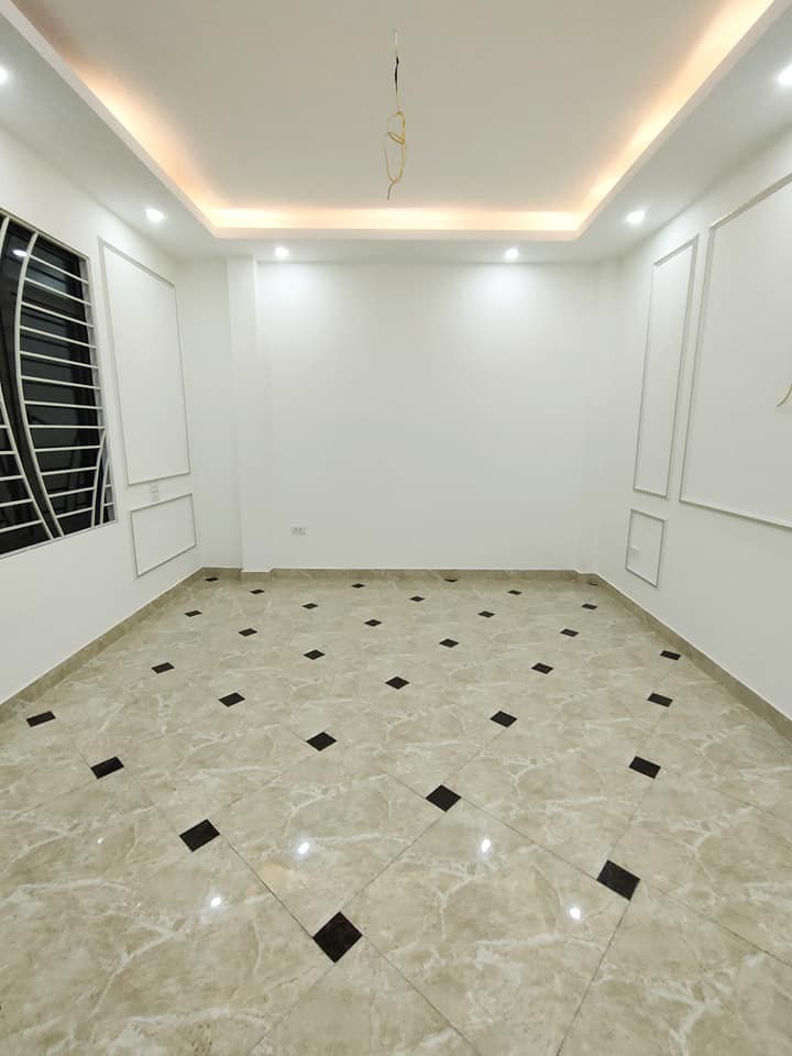 Gần hồ, nhà mới, nội thất đẹp Khương Trung DT 35m2x5T, MT 5m Giá 3tỷ
