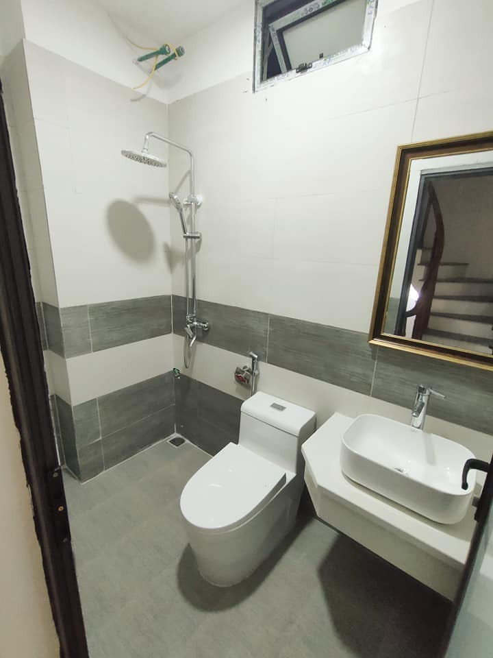 Gần hồ, nhà mới, nội thất đẹp Khương Trung DT 35m2x5T, MT 5m Giá 3tỷ