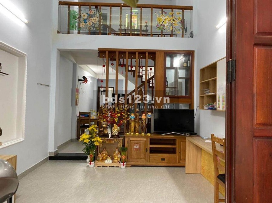 Kẹt tiền bán gấp nhà chính chủ đường Ni Sư Huỳnh Liên, Quận Tân Bình