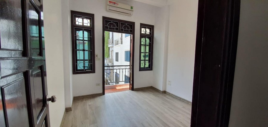 Hiếm. P/l, Kd, gara ô tô Hoàng Mai, dt 40m xây 6 tầng, nhỉnh 4 tỷ