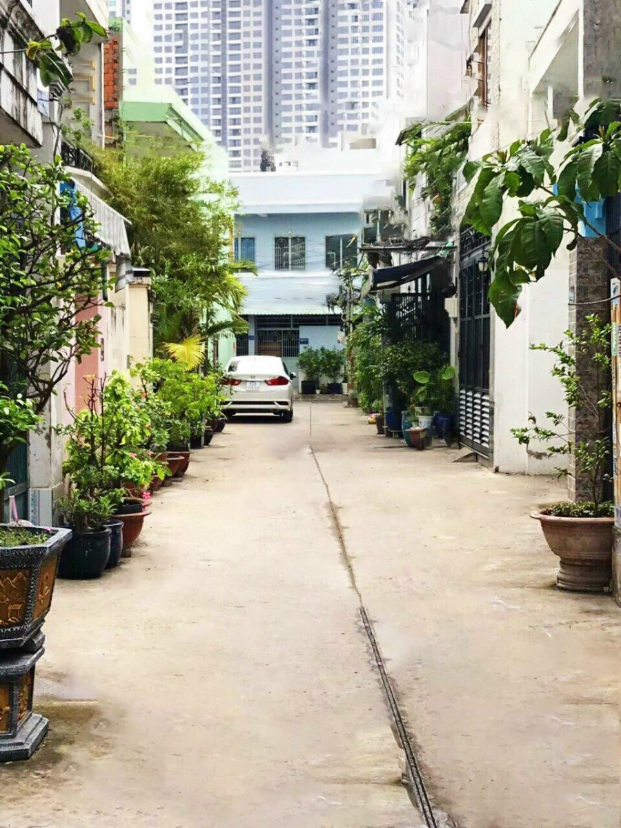 Bán nhà phố Trung Tâm 2 lầu HXH Huỳnh Tấn Phát, Phú Thuận, Quận 7, Giá 5.5 tỷ +84.943211439 Ms Hải