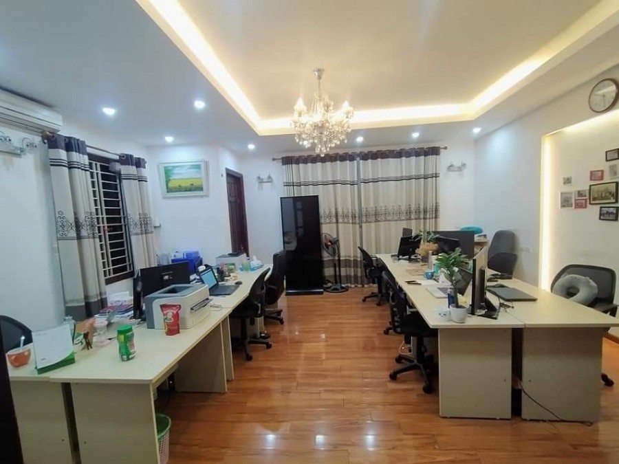 Tôi cần bán gấp nhà10 tầng phố Trần Hưng Đạo giá 35 tỷ.