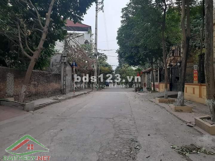 THÚY LĨNH, HOÀNG MAI, HIẾM, 3 Ô TÔ TRÁNH 44M2 C4 MT 3.5, 2.15 TỶ.