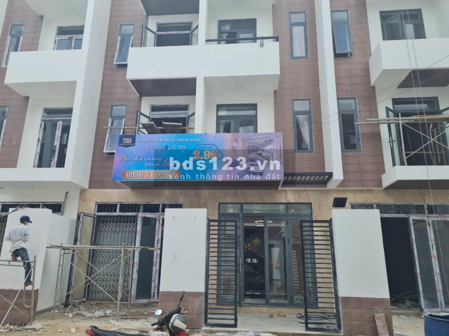 BÁN 100 CĂN NHÀ PHỐ KHU TÊN LỬA TPHCM