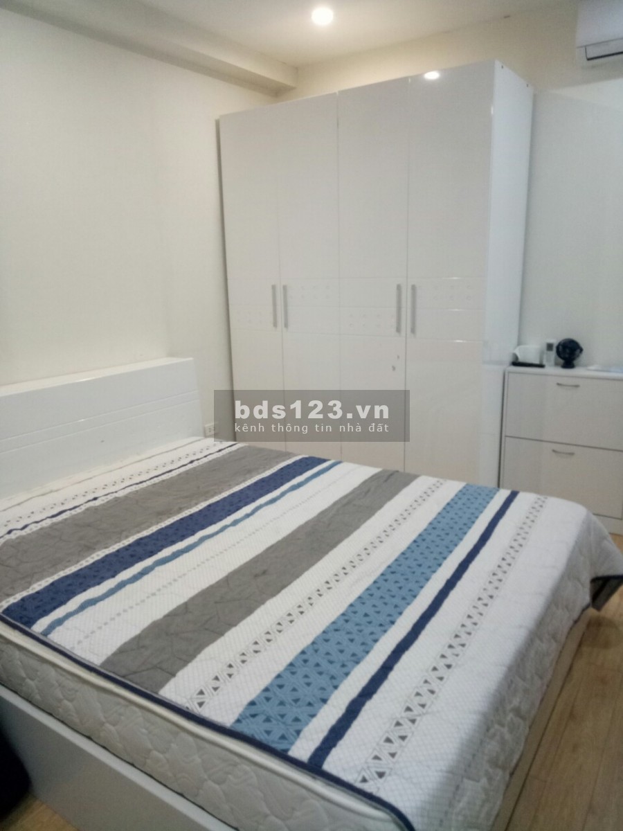 Cho thuê chung cư 60b Nguyễn Huy Tưởng 2 ngủ full 10 triệu. Lh 0377983070