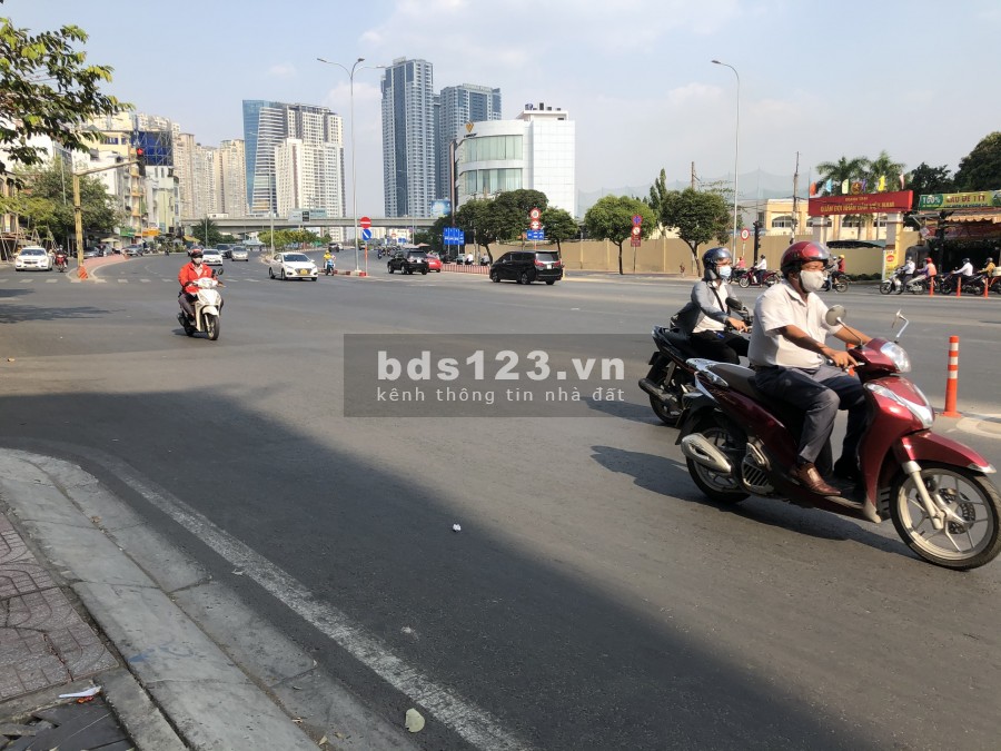 MT Nguyễn Hữu Cảnh 4x20m Lững 3Lầu 7Phòng hướng về Quận 1