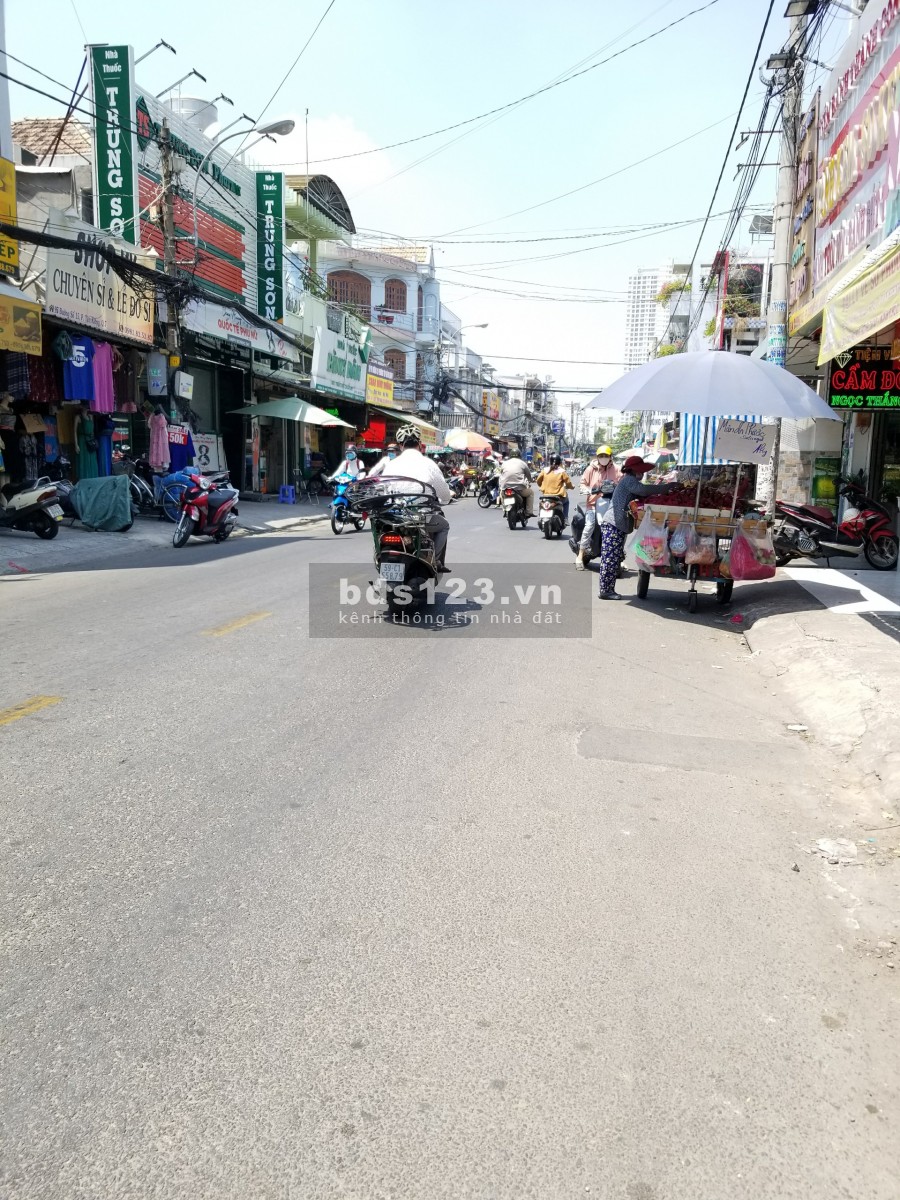 Nhà 6x17 1 trệt + 1 lầu đối diện chợ Tân Quy, Q7
