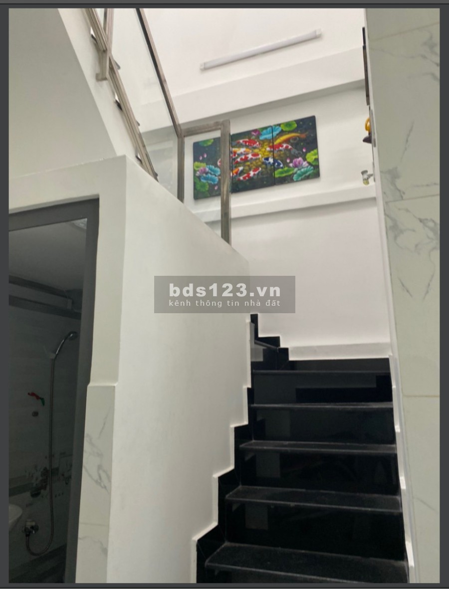 Nhà mới xây, kết cấu BTCT, Lò Gốm Q6. DTCN: 78,2m giá 80,6 tr/m2