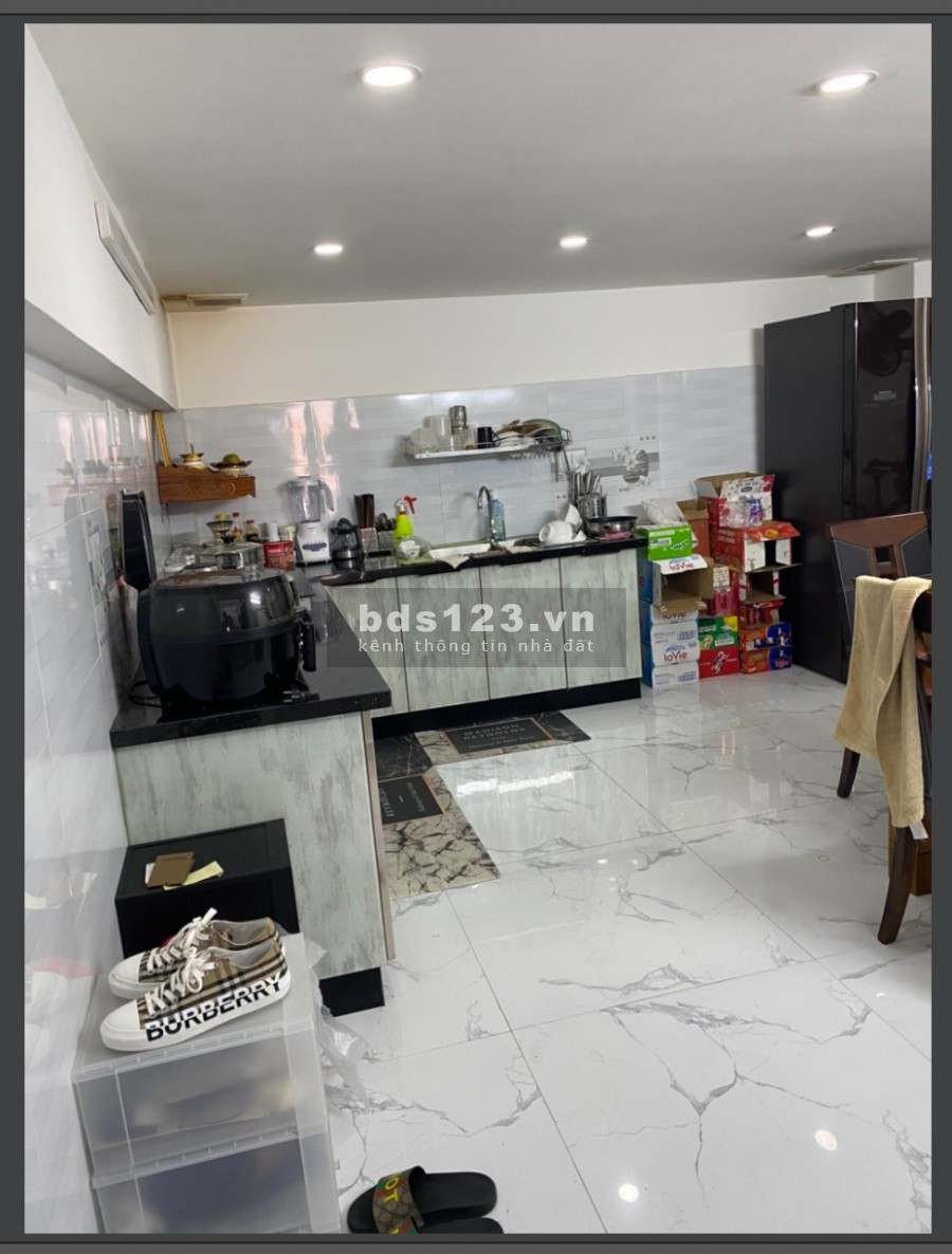 Nhà mới xây, kết cấu BTCT, Lò Gốm Q6. DTCN: 78,2m giá 80,6 tr/m2