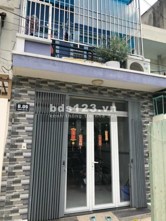 Cho thuê nhà nguyên căn 3 lầu full nội thất.
