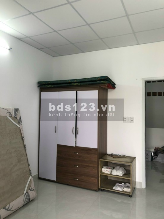 Cho thuê nhà nguyên căn 3 lầu full nội thất.