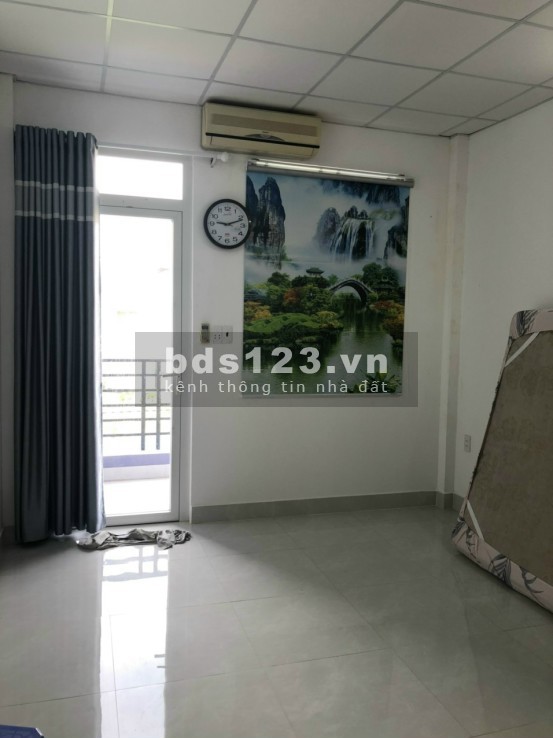 Cho thuê nhà nguyên căn 3 lầu full nội thất.