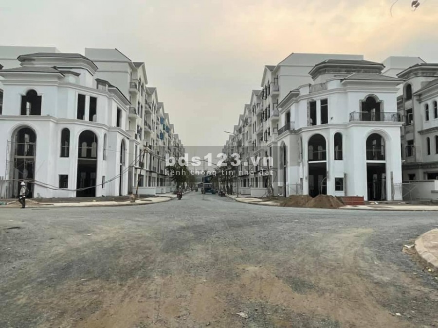 Bán cắt lỗ căn shop Manhattan Vinhomes Q9 - vào tiền 30% ký HĐMB